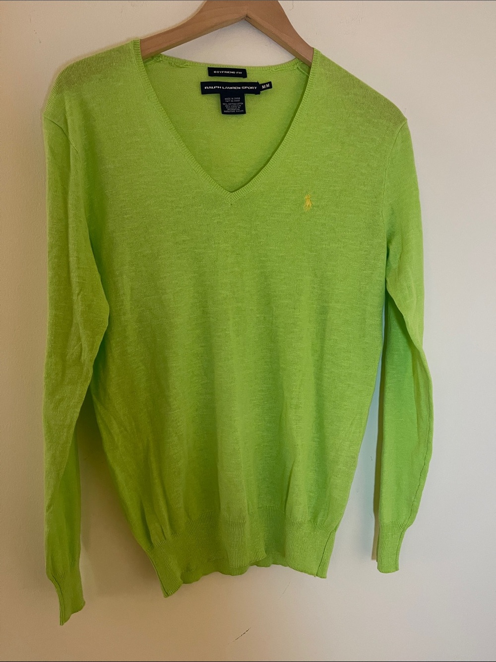 Ralph Lauren Woman’s V Neck Sweater in Bright Lime linen/ cotton blend size M